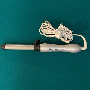 LIKE NEW BeachWaver S1 Rotating Curling Iron
